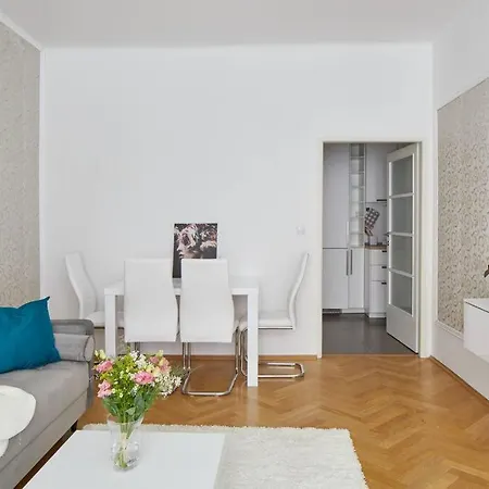 Gentle And Cozy Right At The Center * Praga