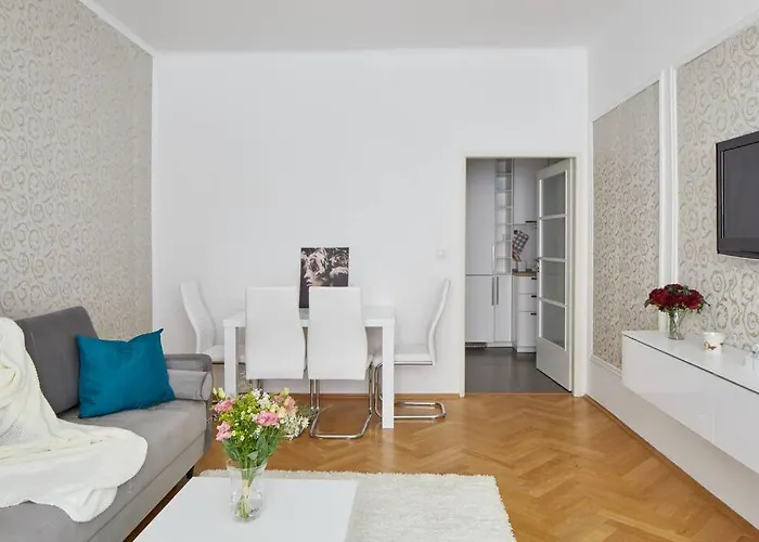 Gentle And Cozy Right At The Center * פראג